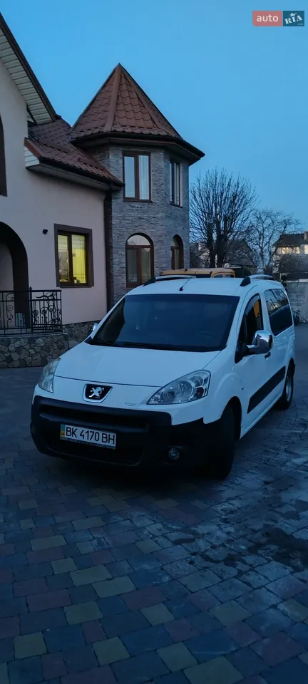 2010 Peugeot Partner - мініатюра 19