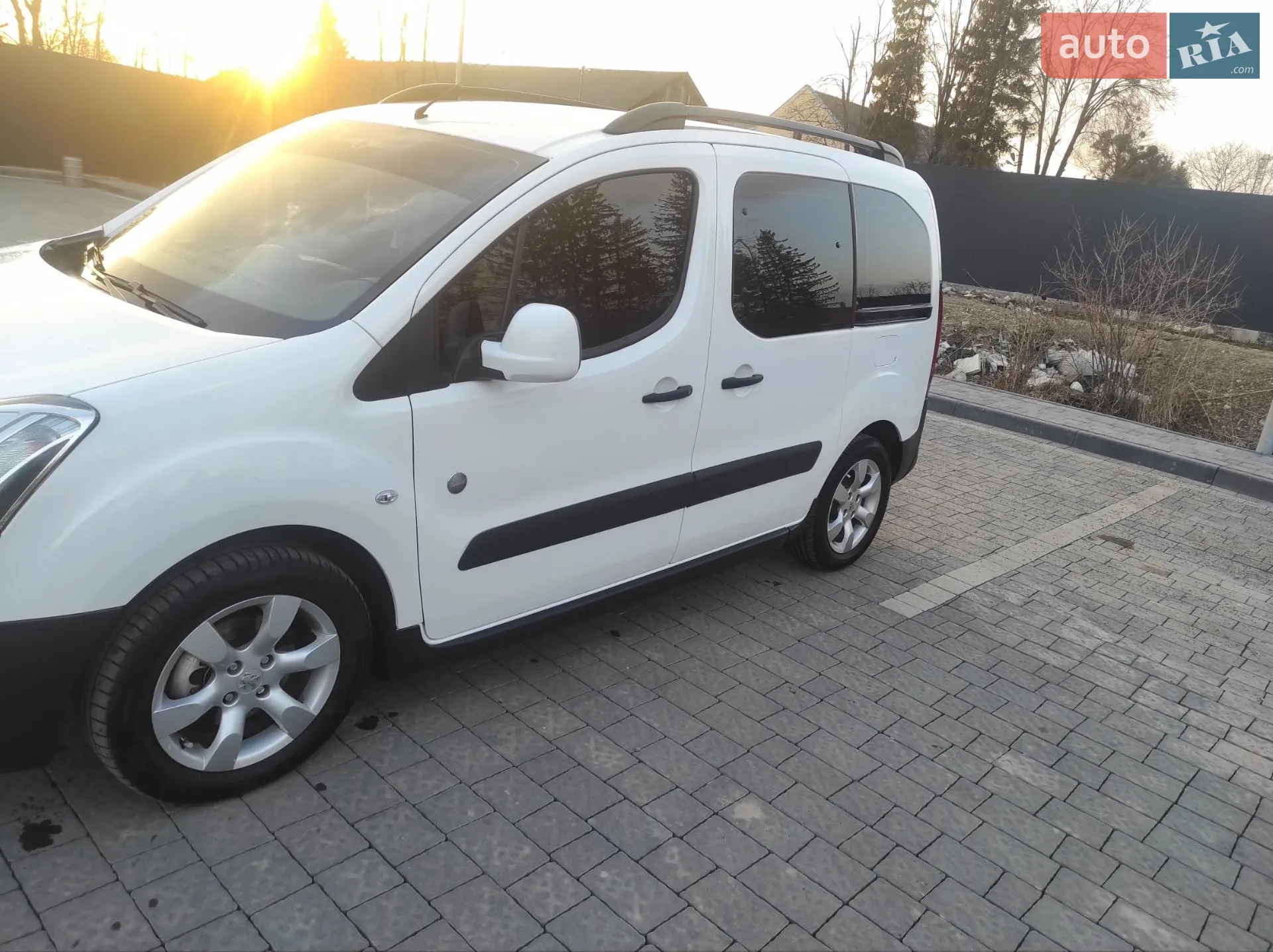 2015 Peugeot Partner - мініатюра 44