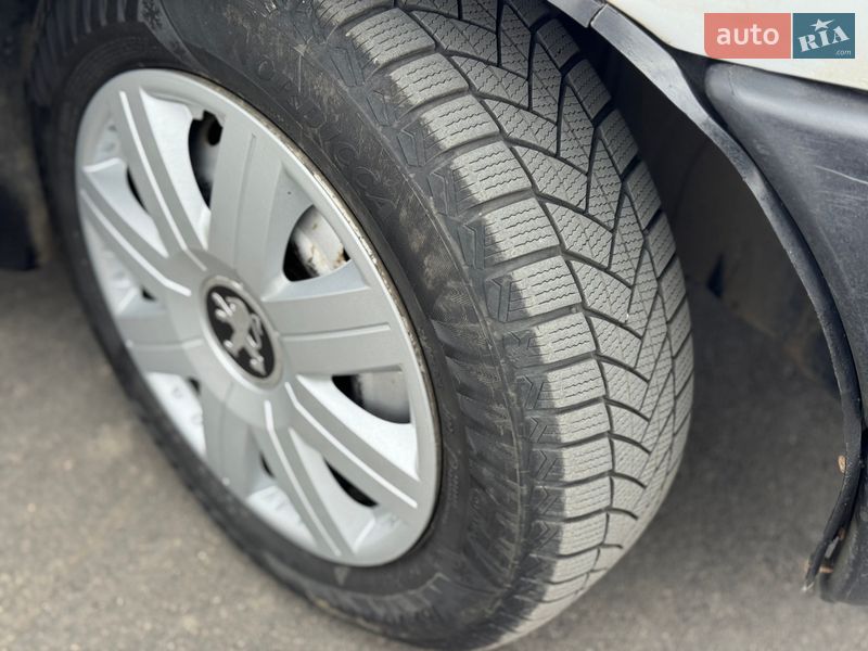 Минивэн Peugeot Partner 1998 в Ровно