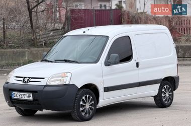 Вантажний фургон Peugeot Partner 2004 в Чернівцях