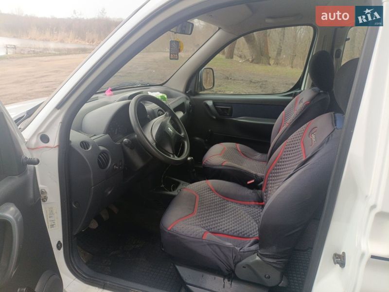 Мінівен Peugeot Partner 2006 в Прилуках
