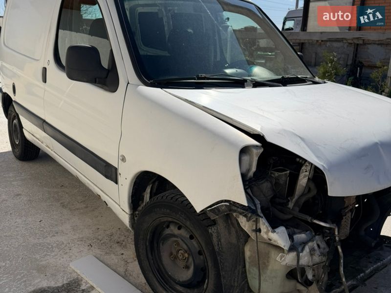 Грузовой фургон Peugeot Partner 2008 в Стоянке фото 3 Грузовой фургон Peugeot Partner 2008 в Стоянке