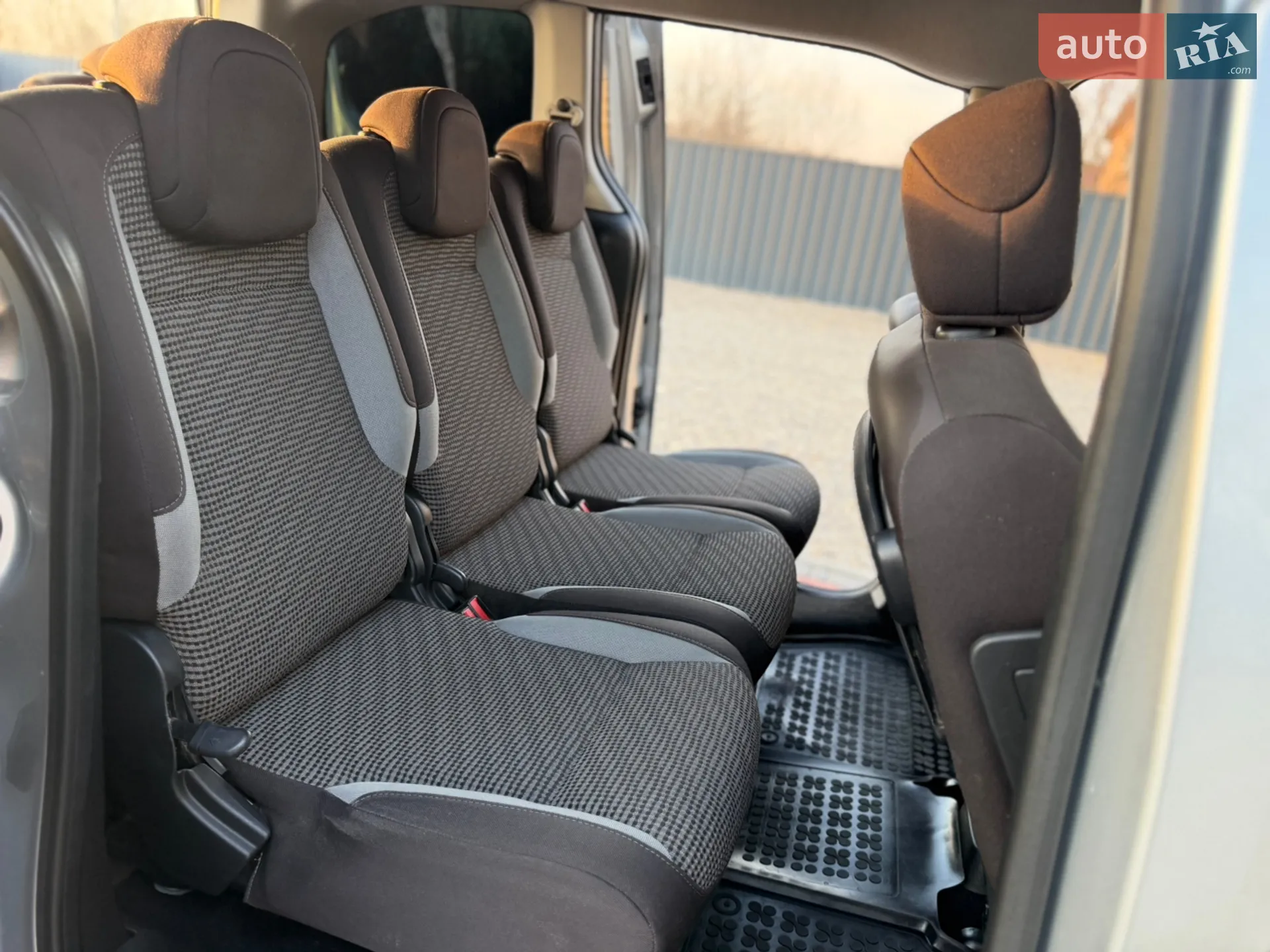 2015 Peugeot Partner - мініатюра 18