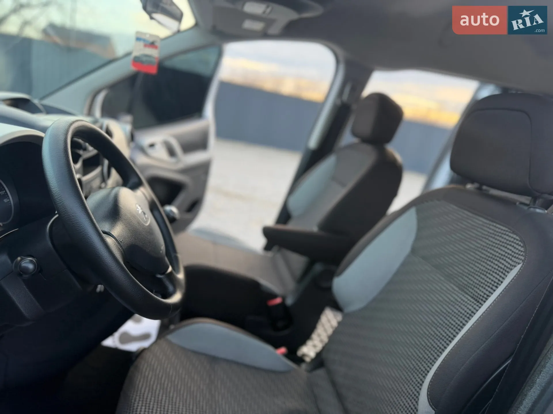 2015 Peugeot Partner - мініатюра 22