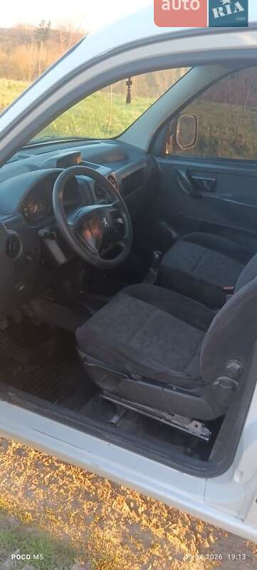 Минивэн Peugeot Partner 2006 в Деражне