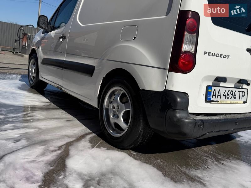 Минивэн Peugeot Partner 2014 в Буче