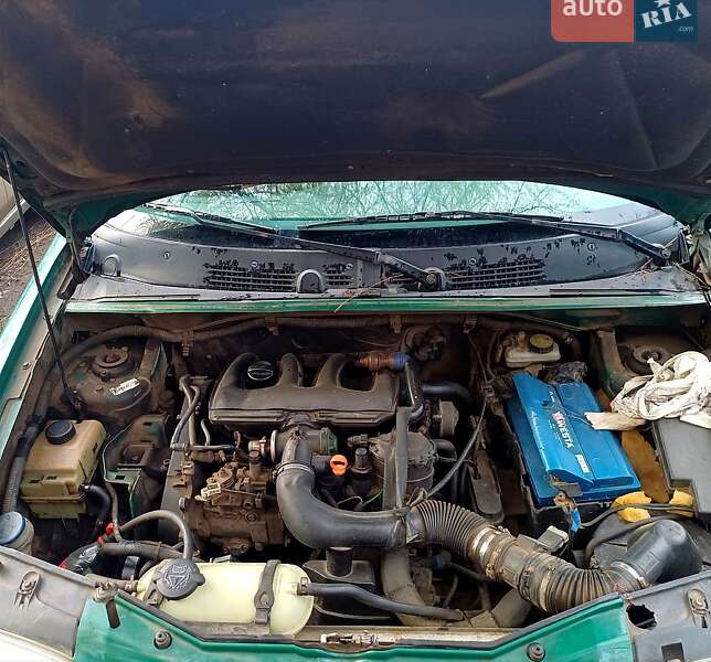 Мінівен Peugeot Partner 2001 в Сумах