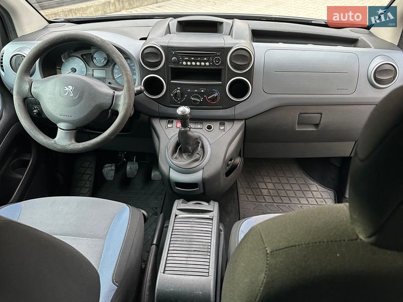 Мінівен Peugeot Partner 2014 в Кельменцях