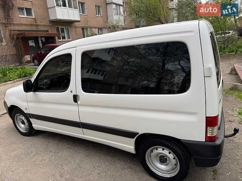 Peugeot Partner 2011 VIN VF3GBKFWCAX519030 фото оголошення 2 з 36
