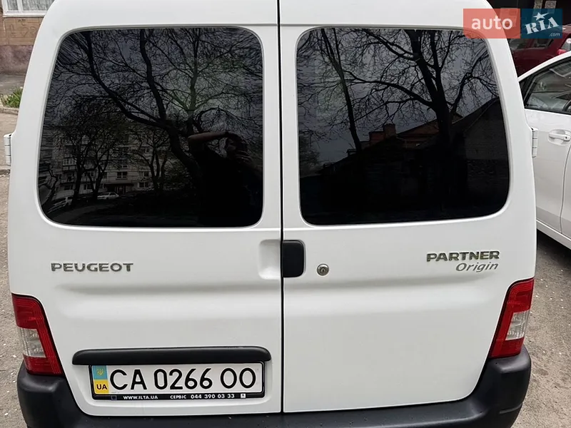 Peugeot Partner 2011 VIN VF3GBKFWCAX519030 фото оголошення 4 з 36