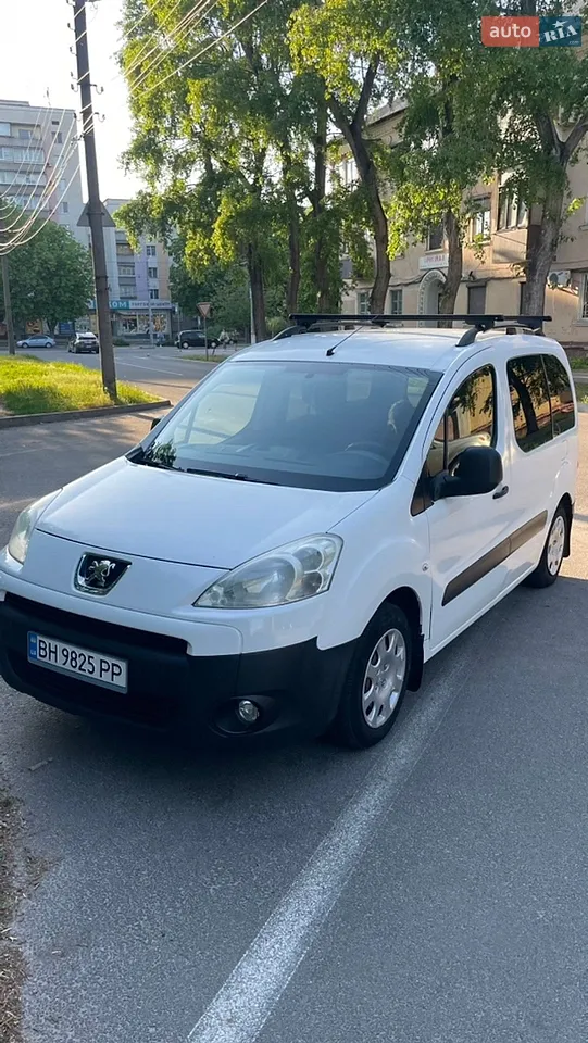 2010 Peugeot Partner - мініатюра 16