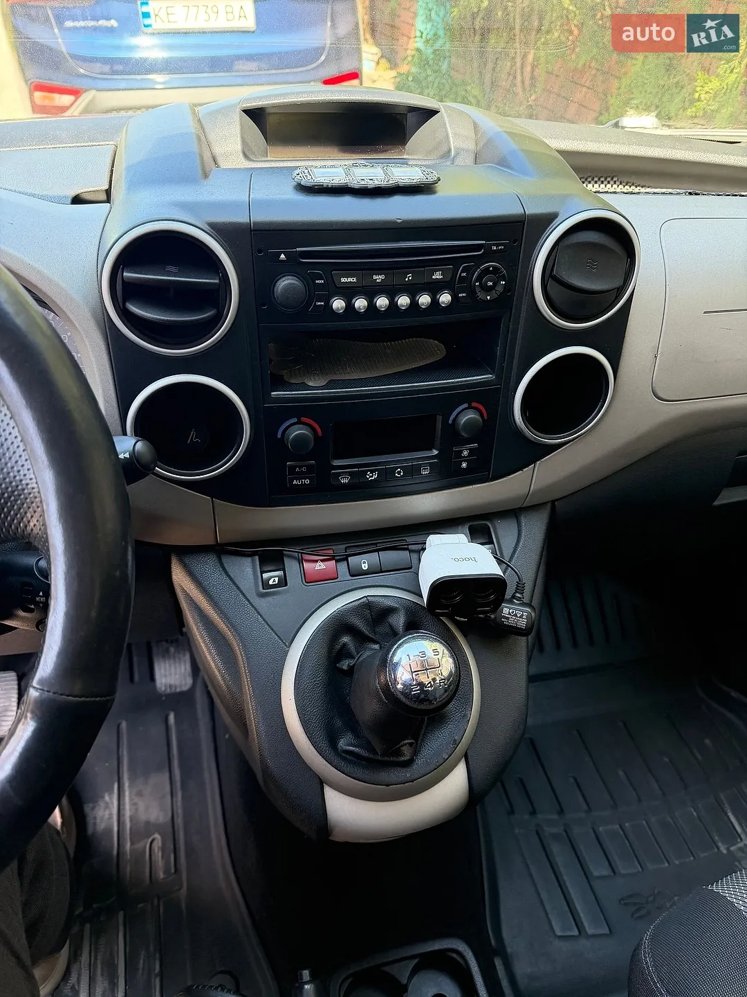 2012 Peugeot Partner - мініатюра 18