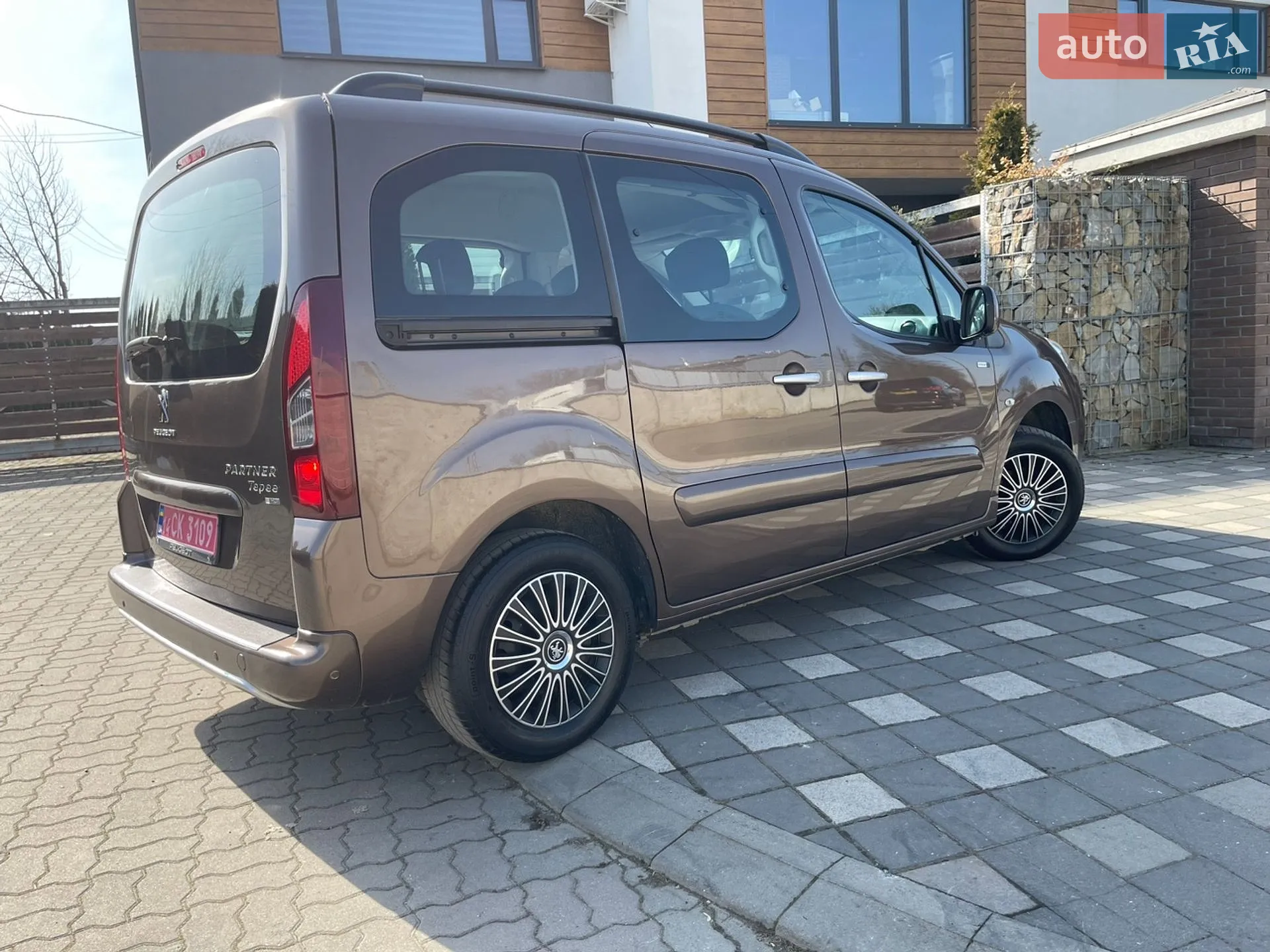 2015 Peugeot Partner - мініатюра 67