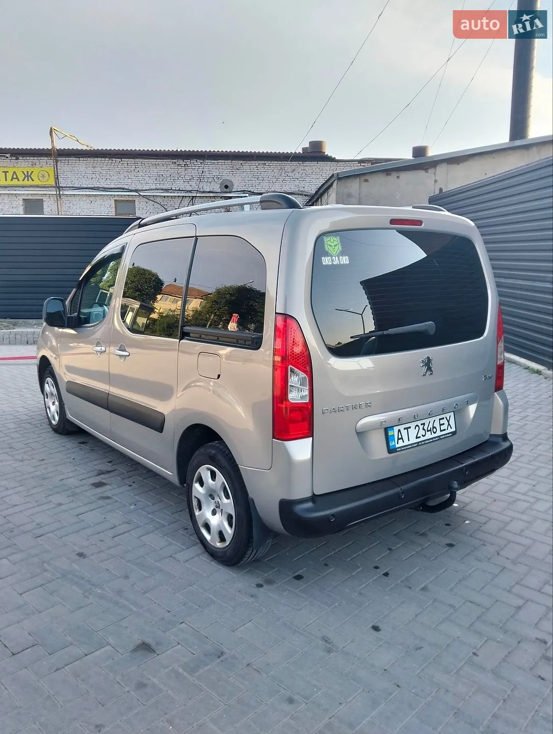 2011 Peugeot Partner - мініатюра 10