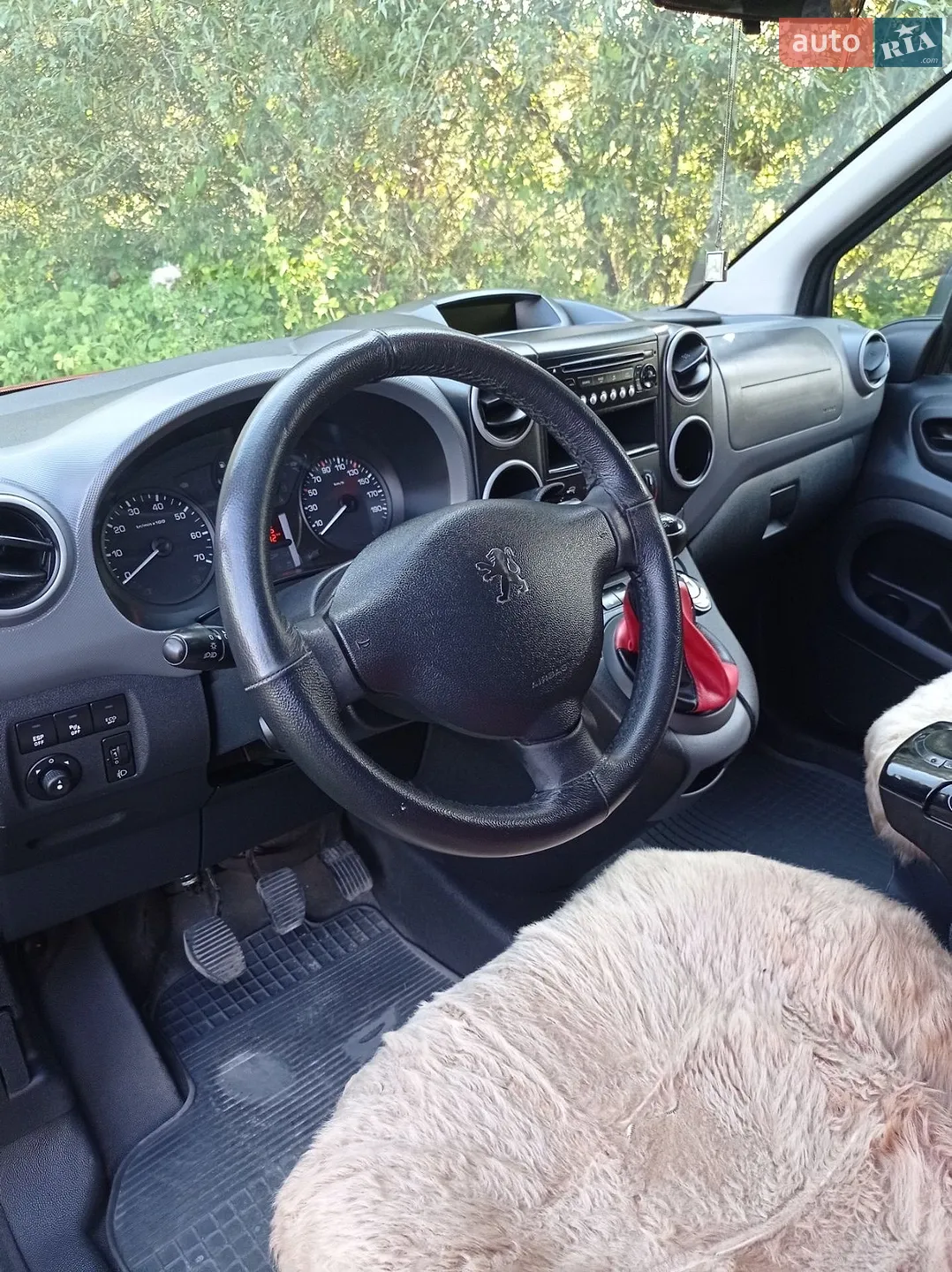 2011 Peugeot Partner - мініатюра 10