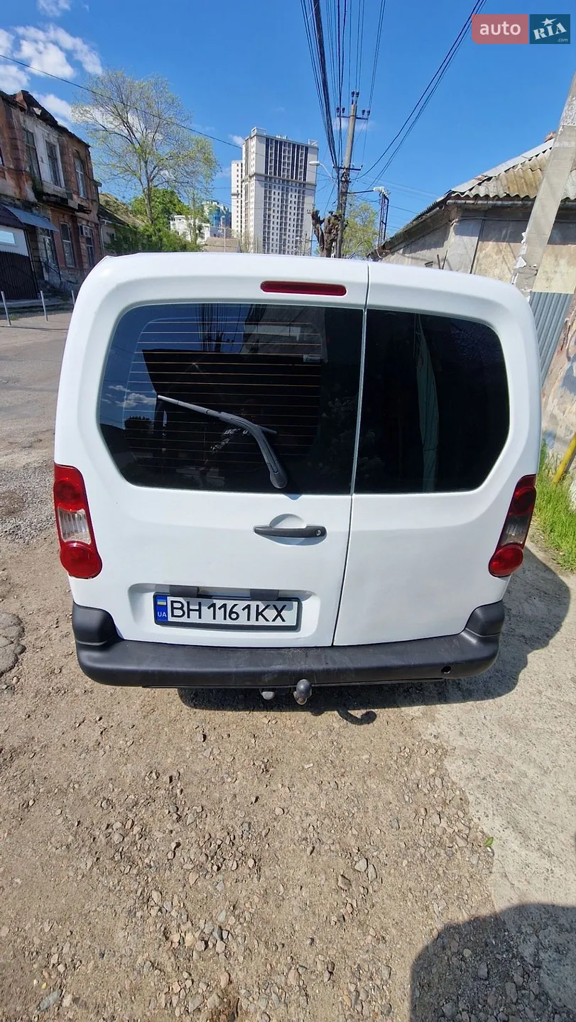 2010 Peugeot Partner - мініатюра 2