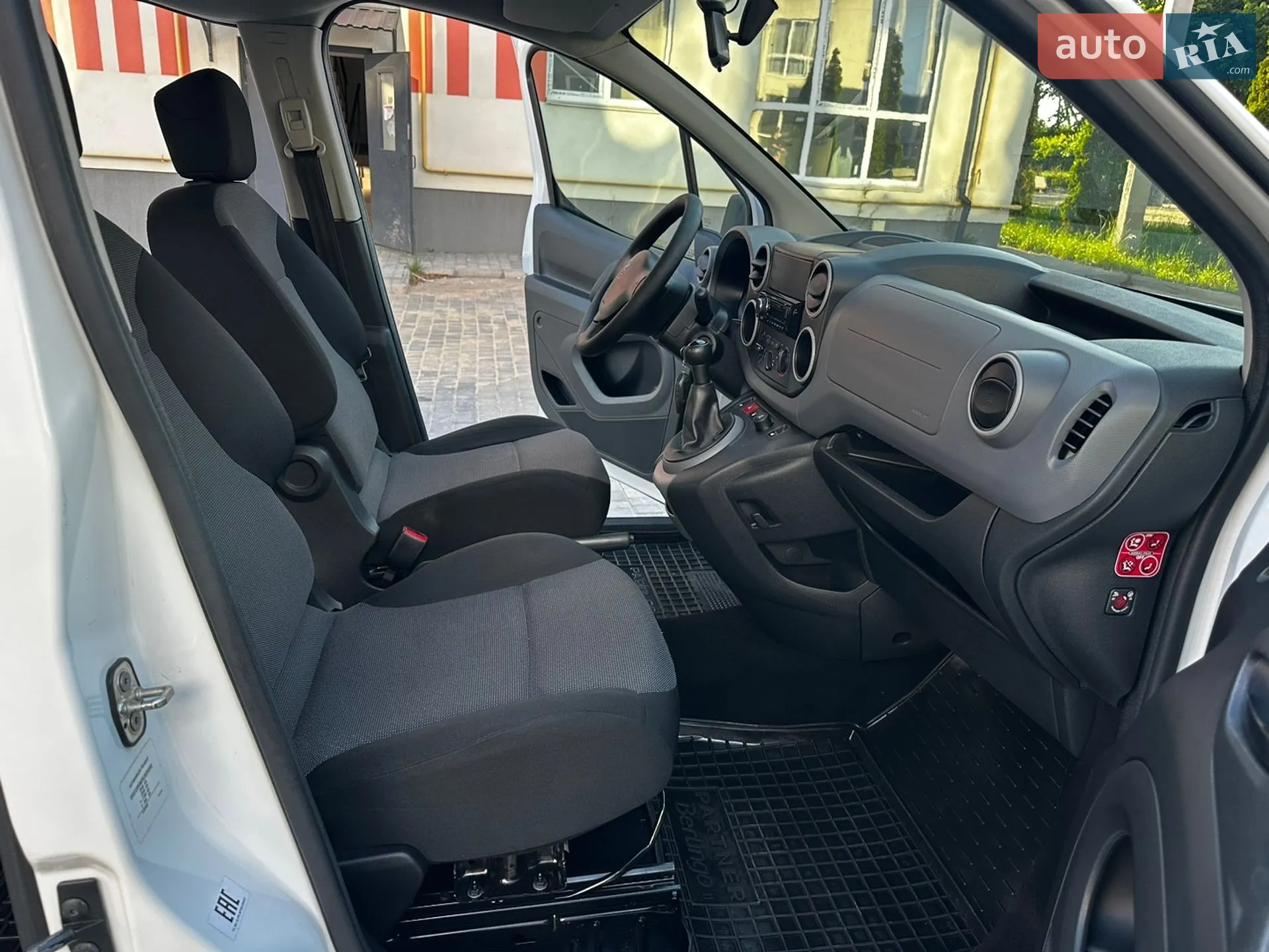 2017 Peugeot Partner - мініатюра 20