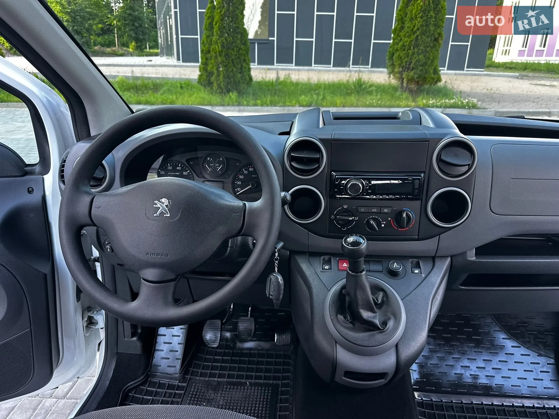 2017 Peugeot Partner - мініатюра 48