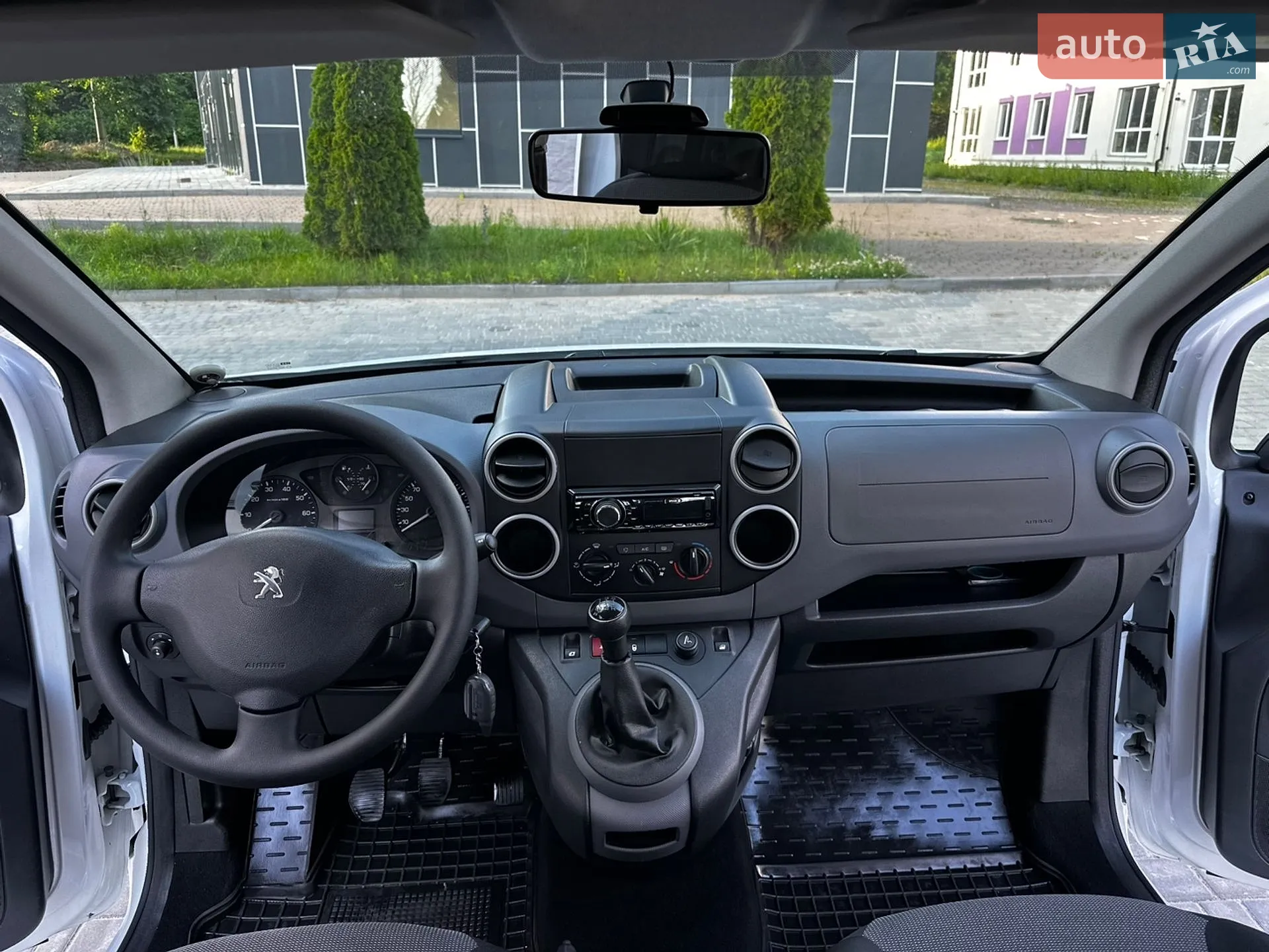 2017 Peugeot Partner - мініатюра 202