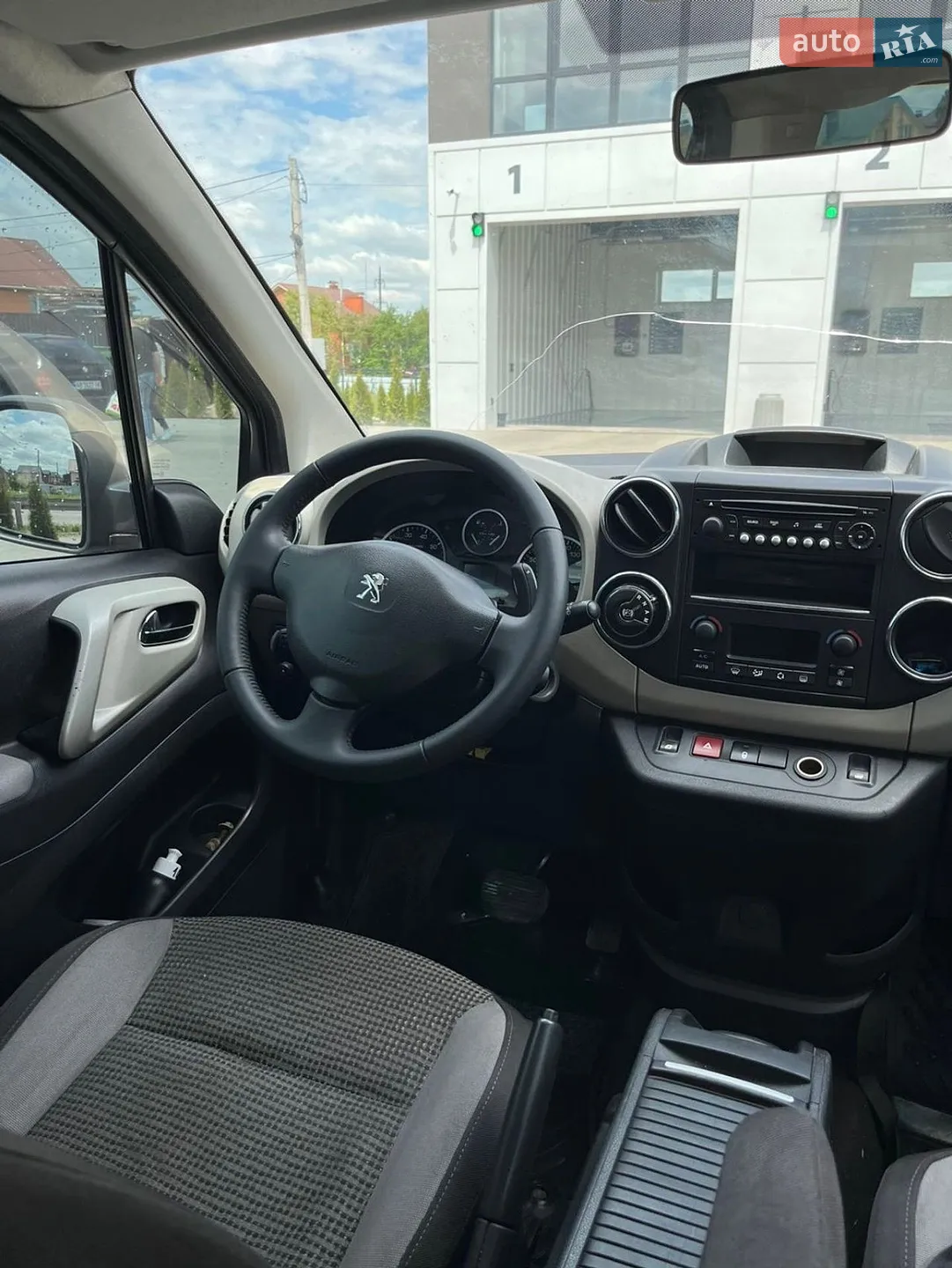 2014 Peugeot Partner - мініатюра 13