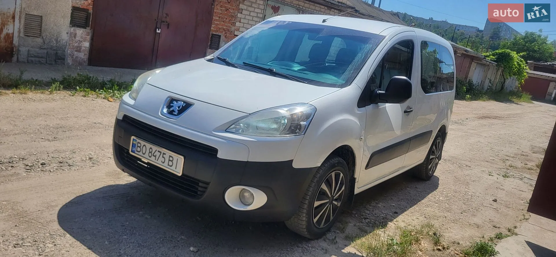 2011 Peugeot Partner - мініатюра 2