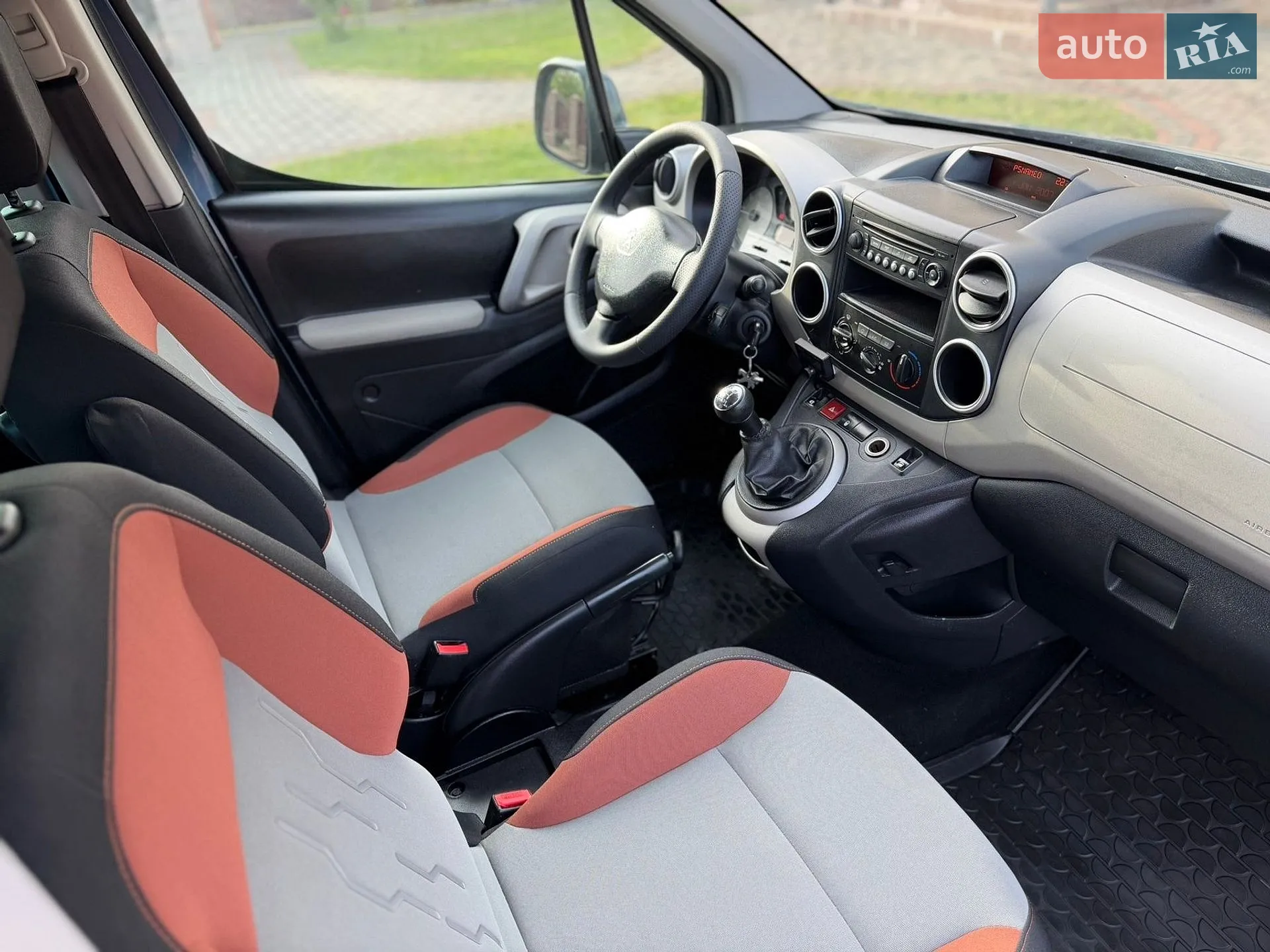 2016 Peugeot Partner - мініатюра 21