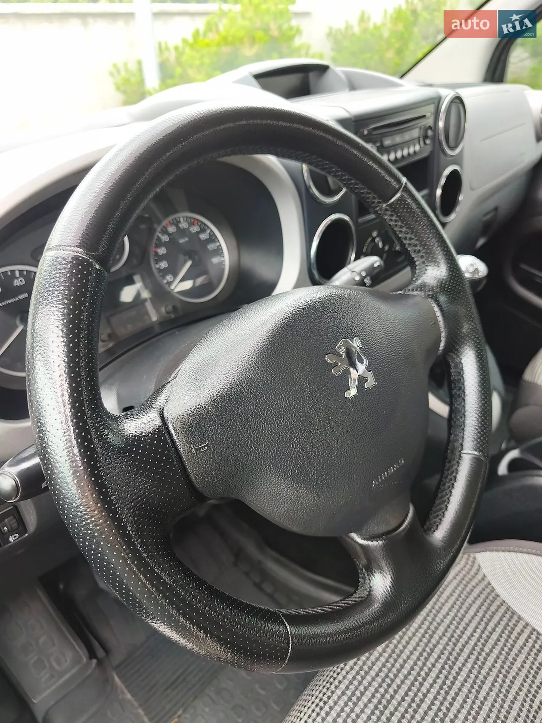 2012 Peugeot Partner - мініатюра 16