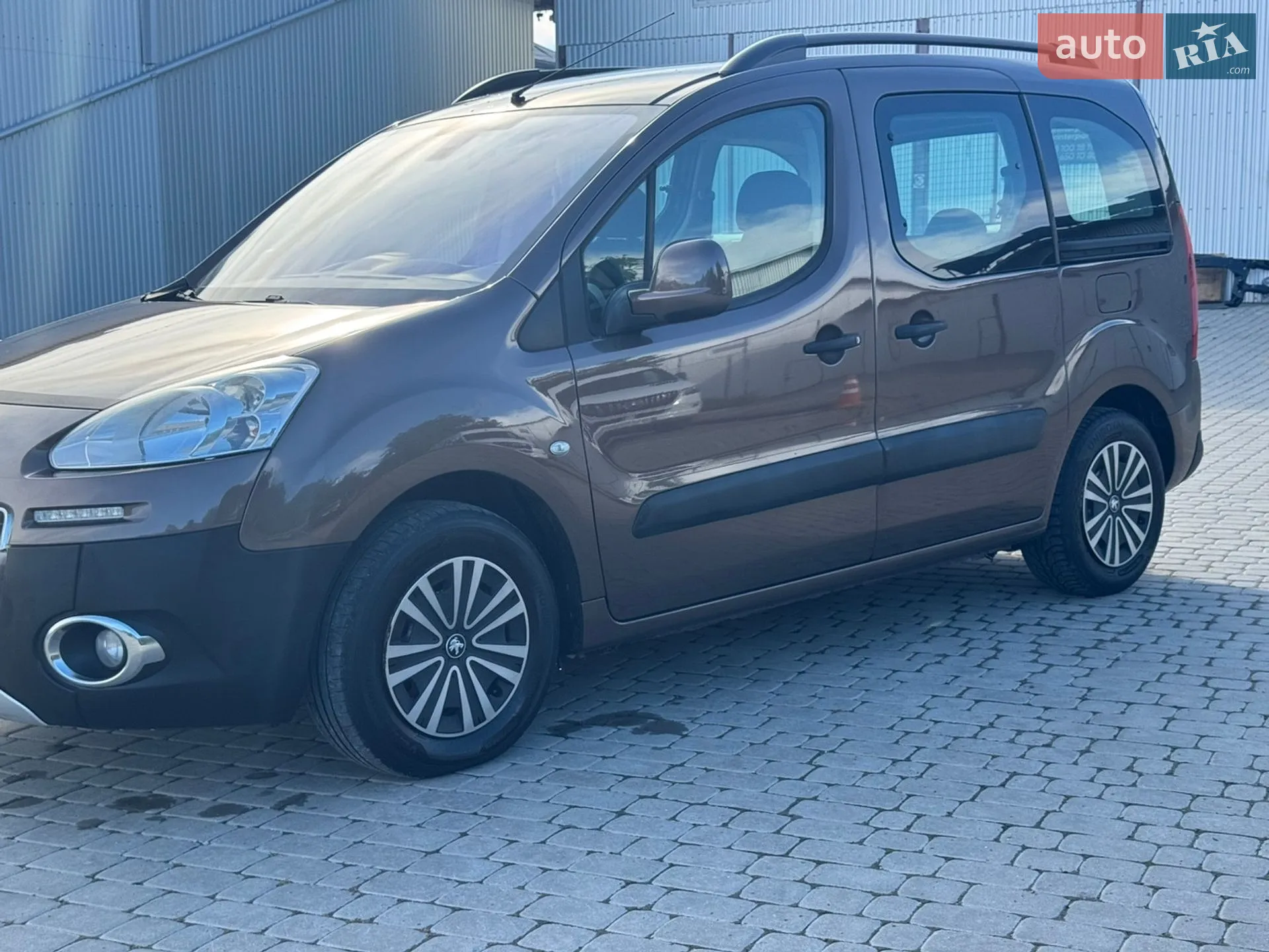 2013 Peugeot Partner - мініатюра 10