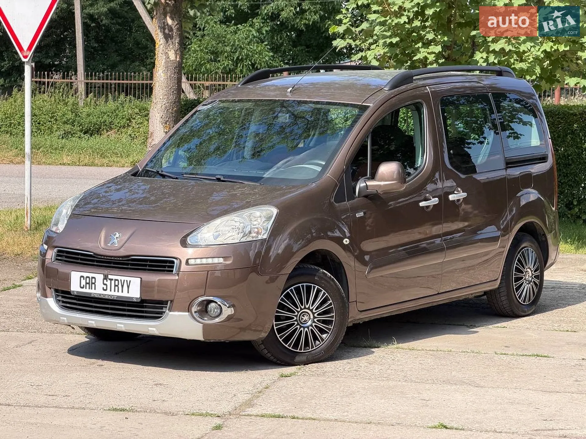 2015 Peugeot Partner - мініатюра 12