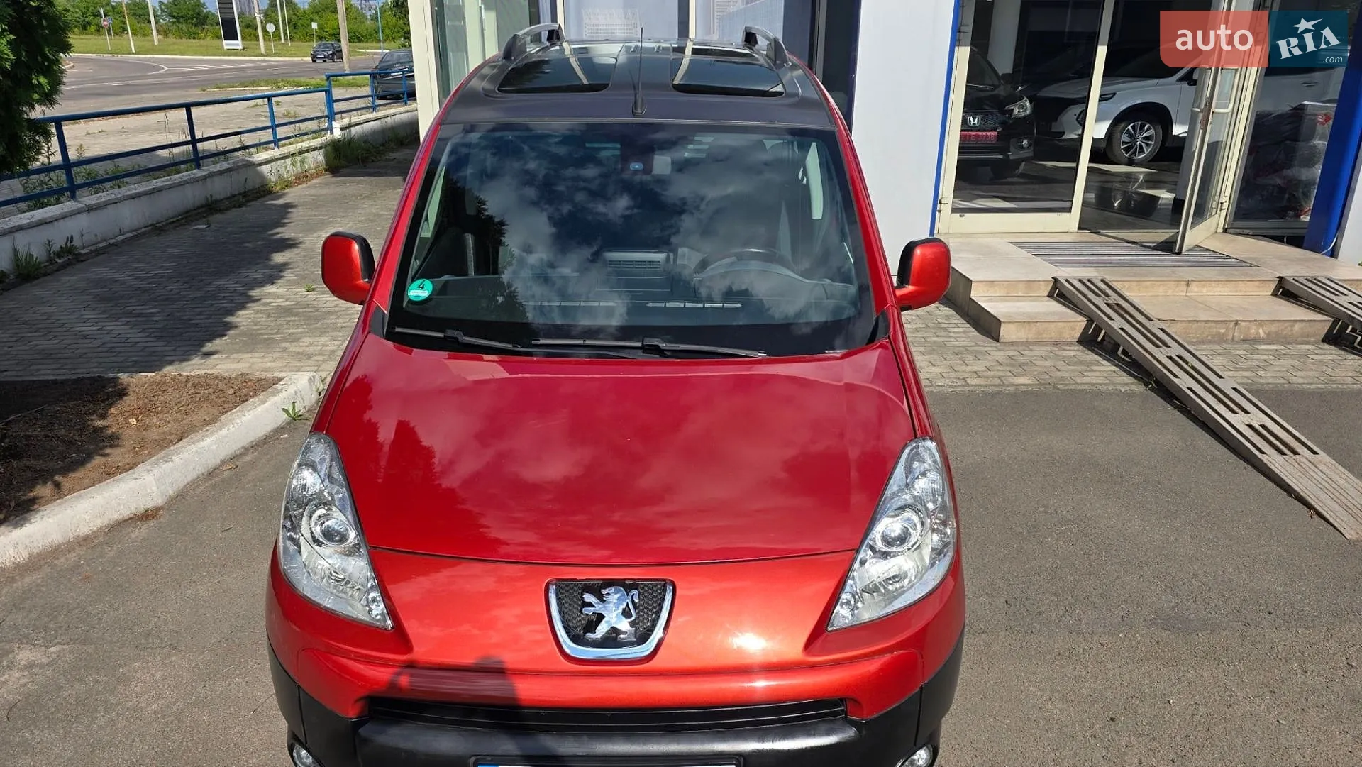 2011 Peugeot Partner - мініатюра 2