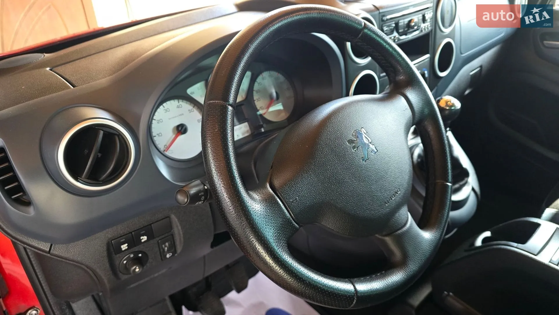2011 Peugeot Partner - мініатюра 33