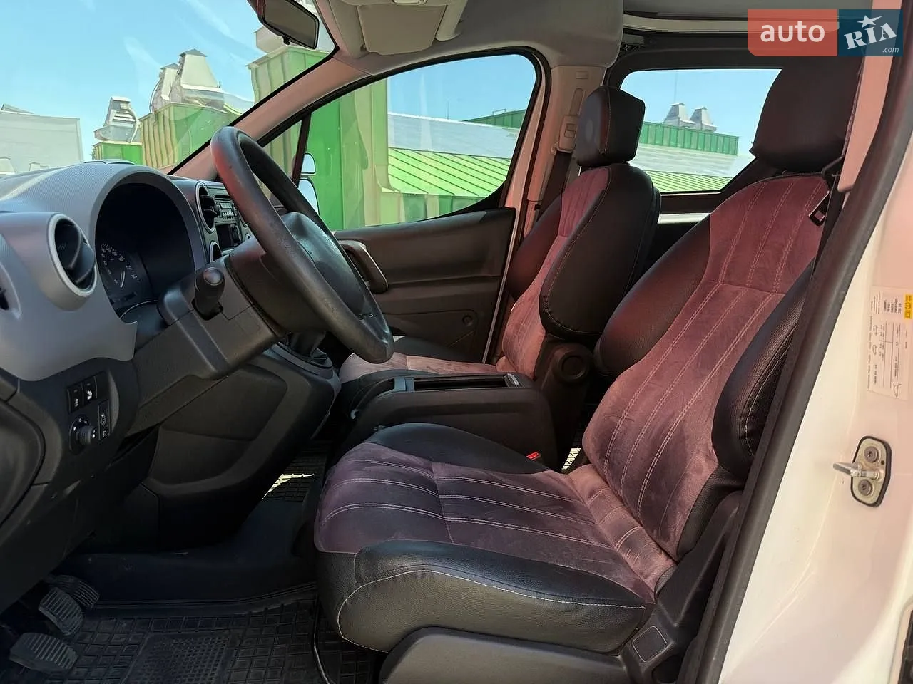 2015 Peugeot Partner - мініатюра 9