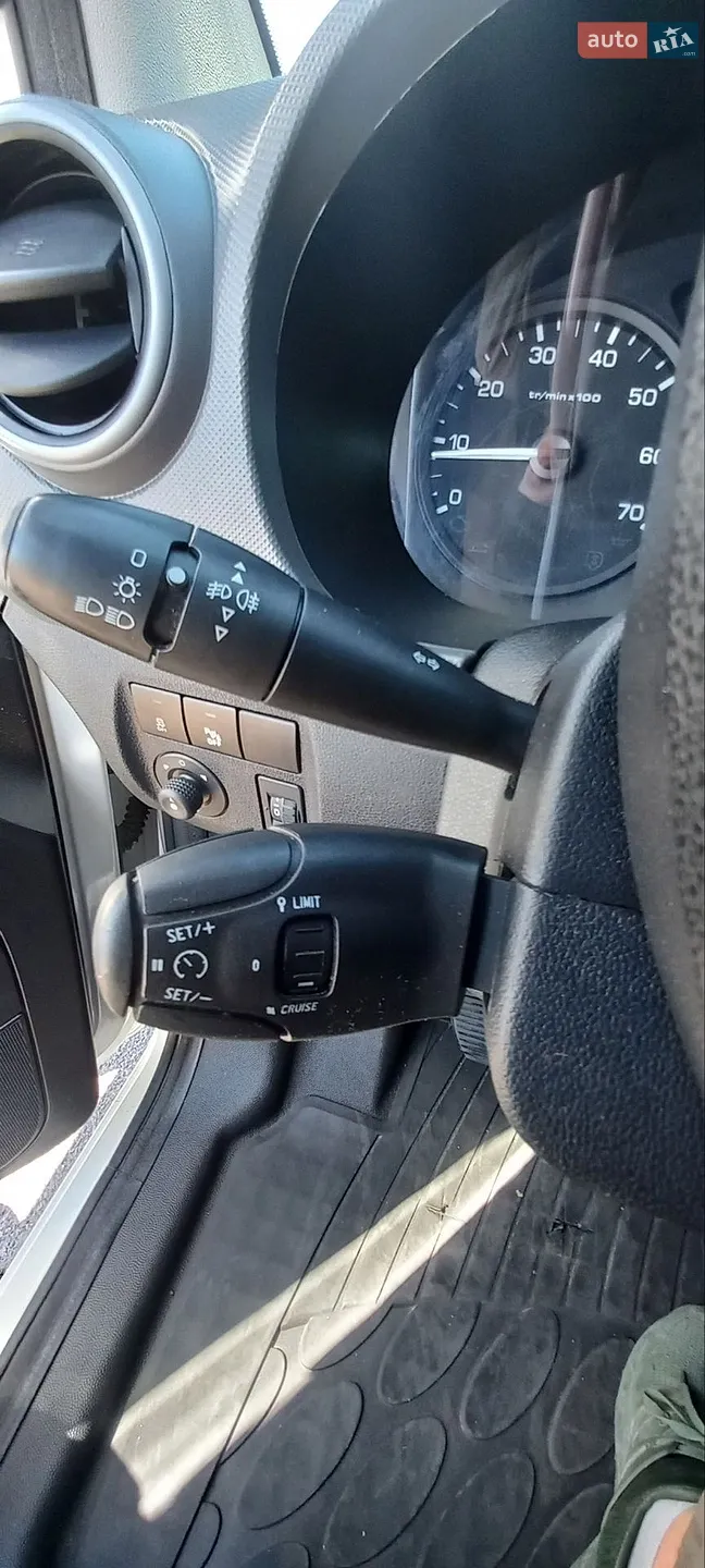 2017 Peugeot Partner - мініатюра 21