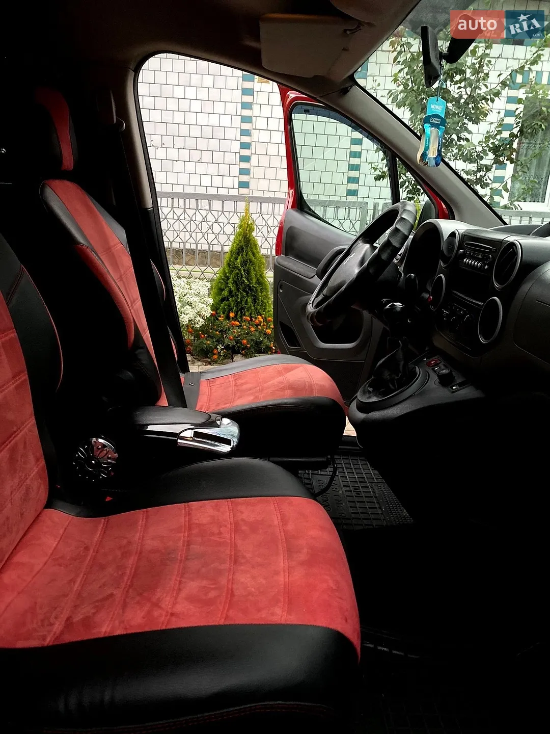 2011 Peugeot Partner - мініатюра 14