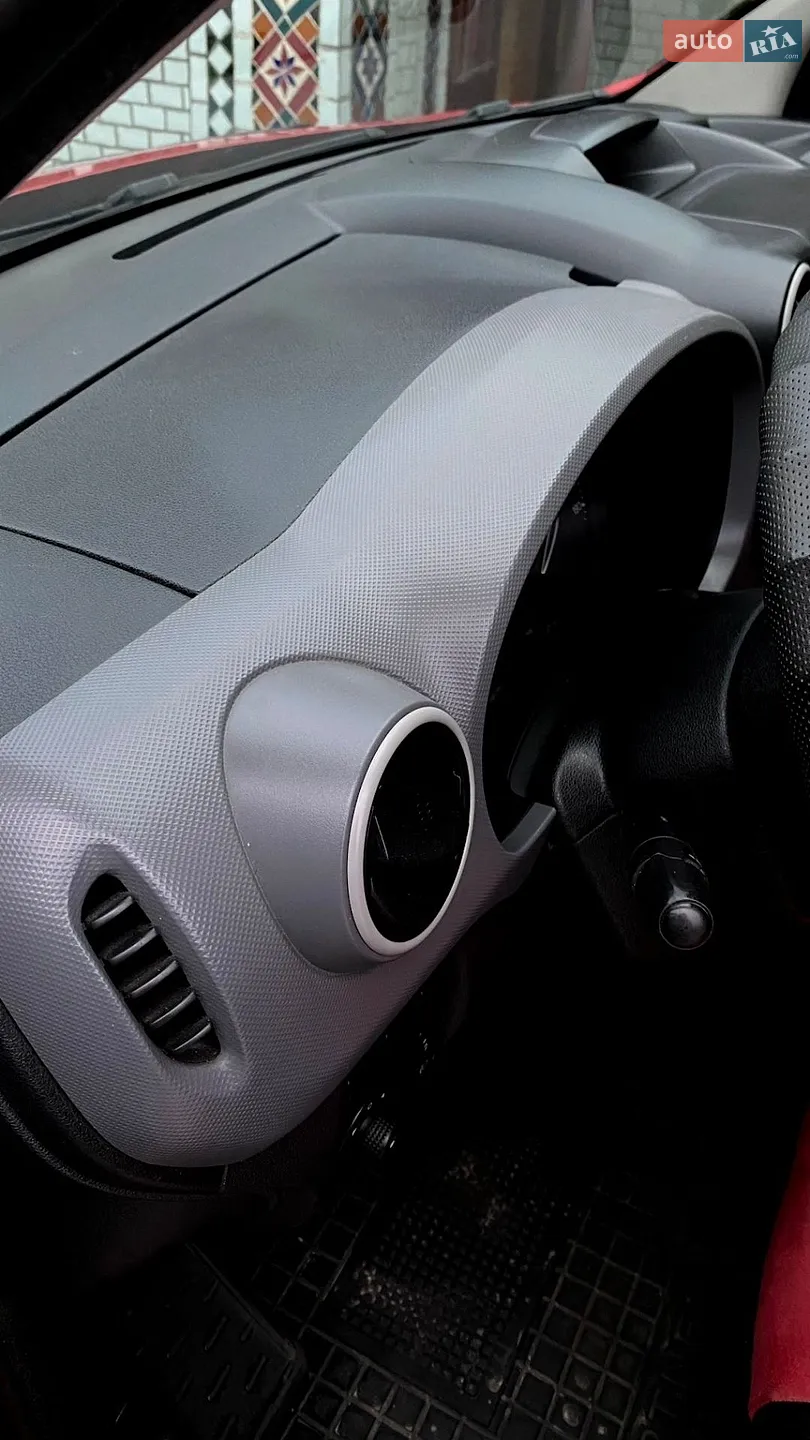 2011 Peugeot Partner - мініатюра 24