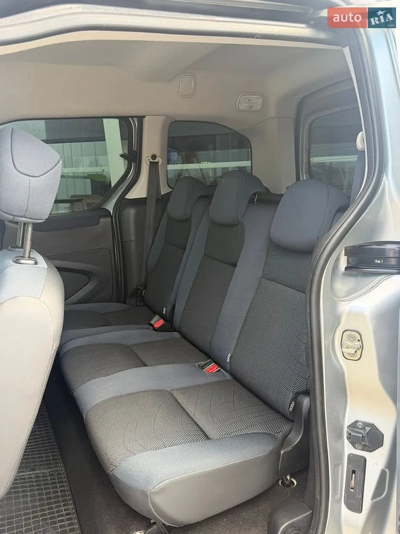 2011 Peugeot Partner - мініатюра 15
