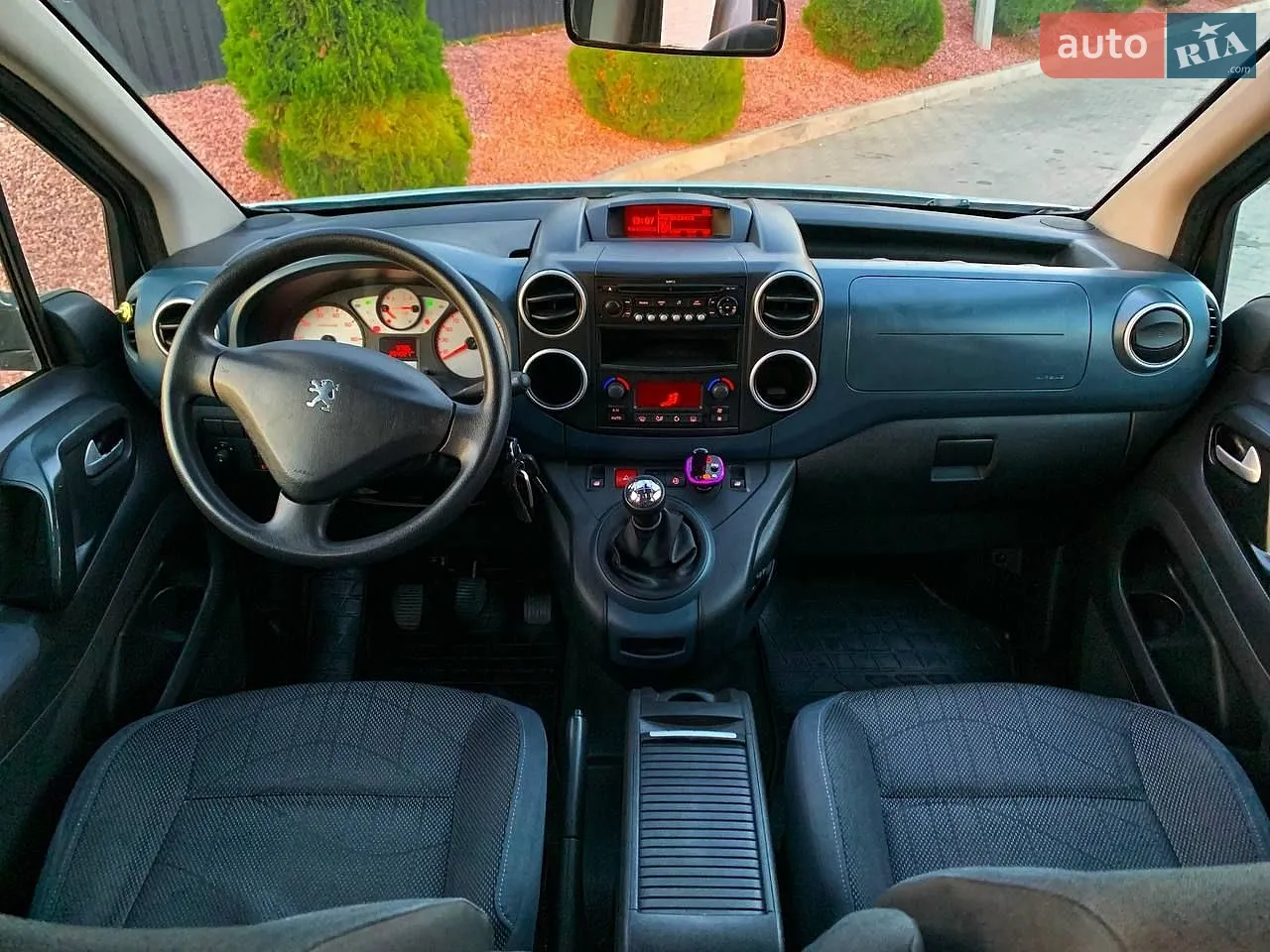 2010 Peugeot Partner - мініатюра 20