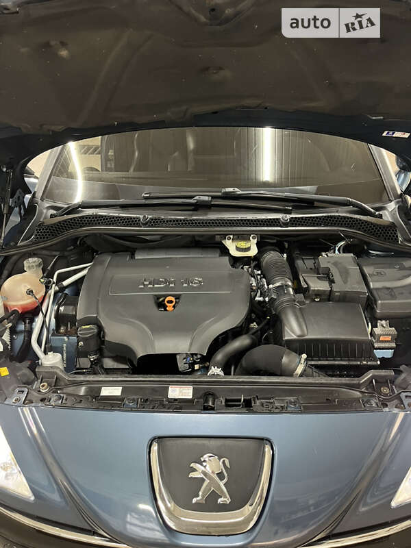 Купе Peugeot RCZ 2010 в Богодухове