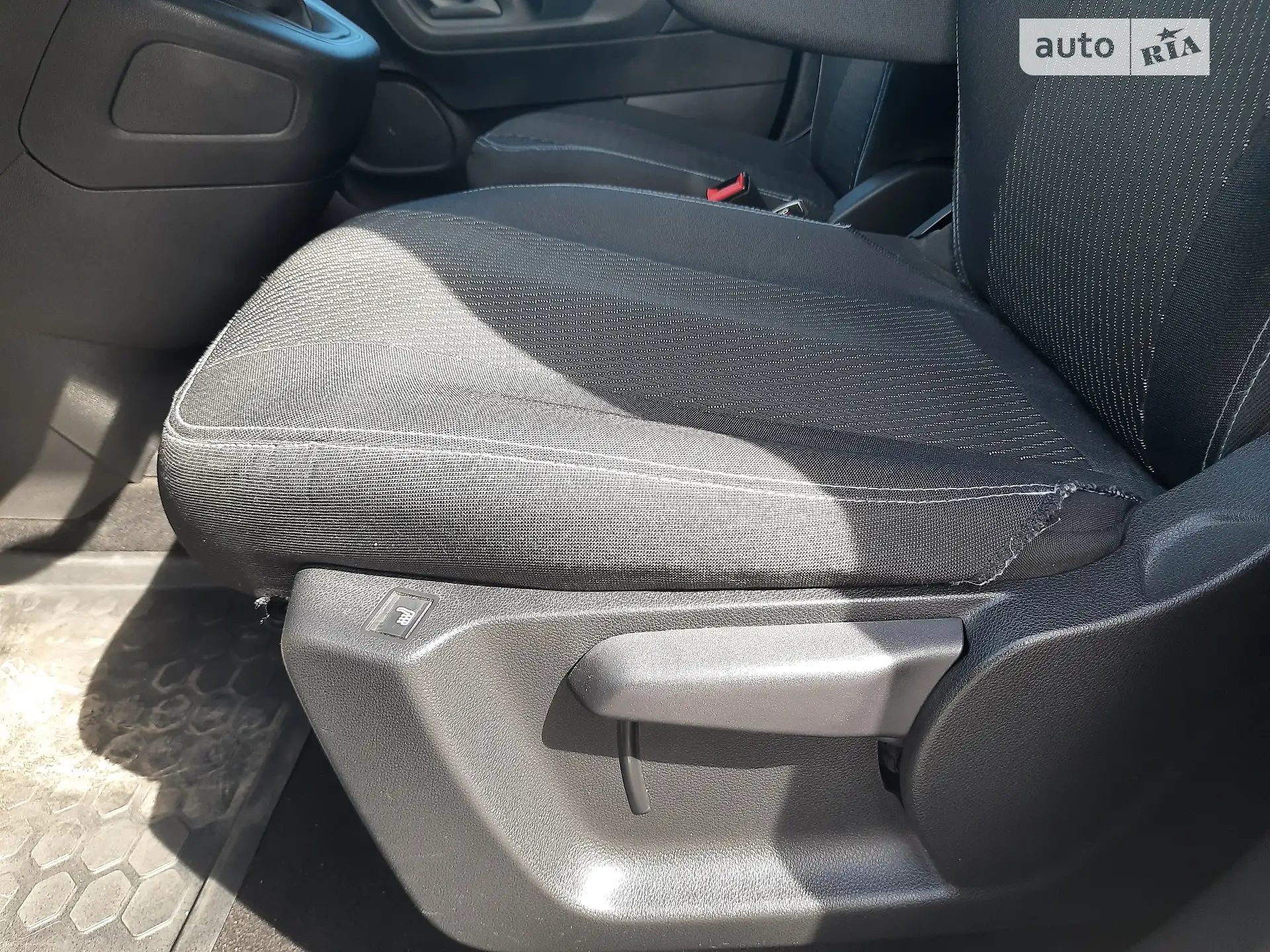 2019 Peugeot Rifter - мініатюра 12