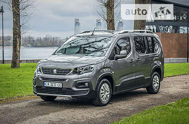 Минивэн Peugeot Rifter 2018 в 