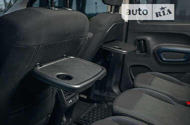 Минивэн Peugeot Rifter 2018 в 