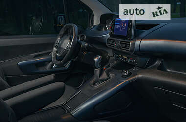 Минивэн Peugeot Rifter 2018 в 