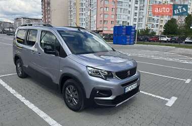 Минивэн Peugeot Rifter 2023 в 