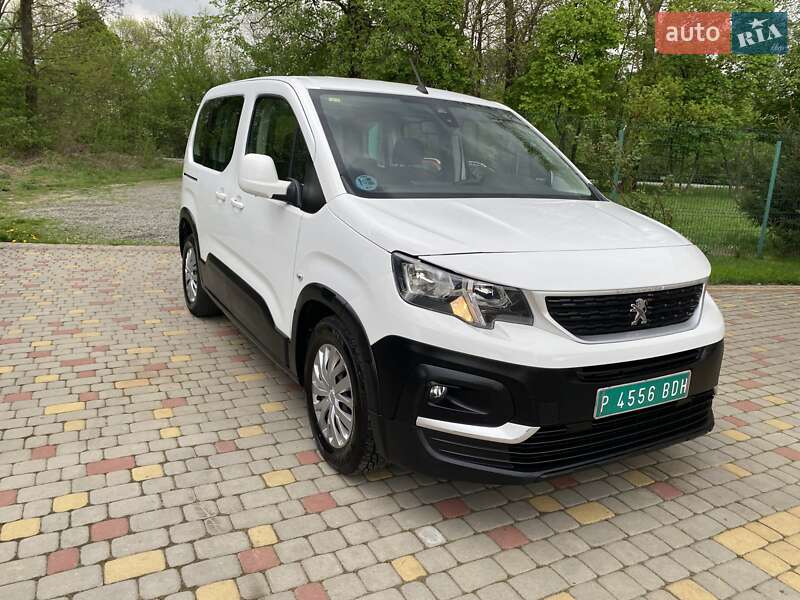 Минивэн Peugeot Rifter 2020 в 