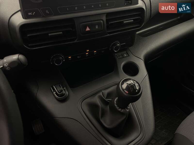 Минивэн Peugeot Rifter 2020 в Киеве фото 14 Минивэн Peugeot Rifter 2020 в Киеве