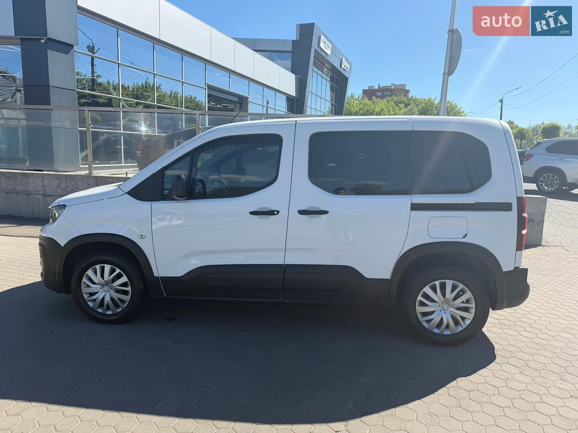 2021 Peugeot Rifter - мініатюра 8