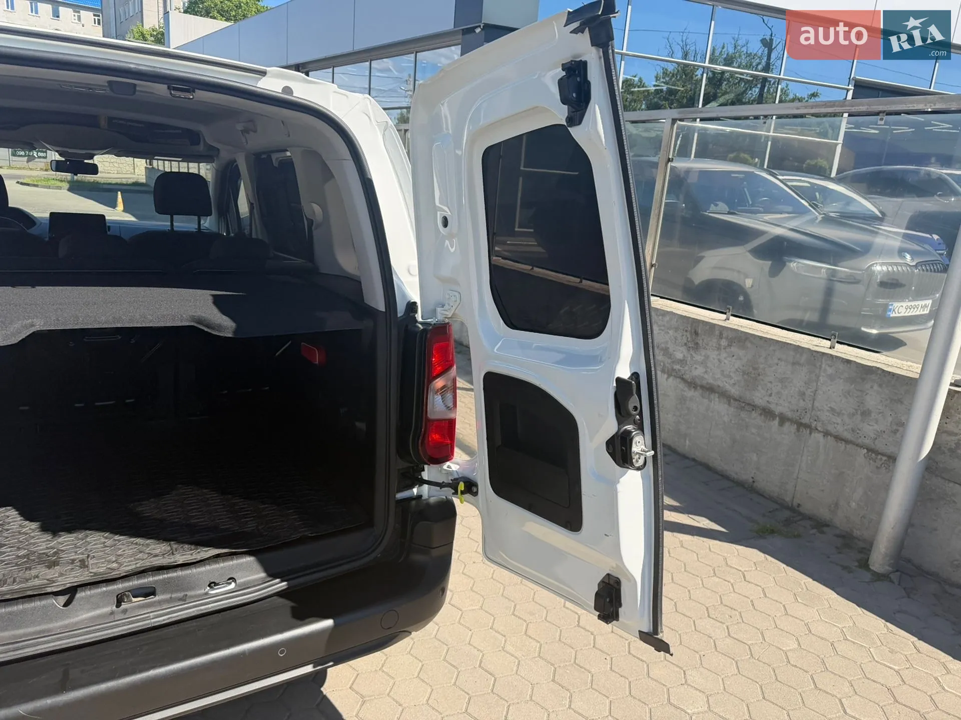 2021 Peugeot Rifter - мініатюра 23