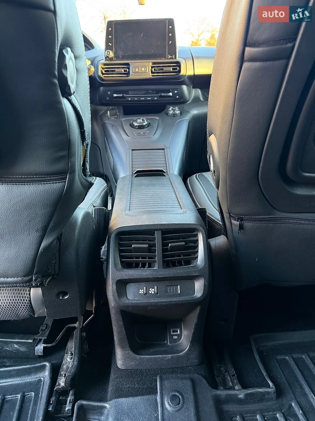 2019 Peugeot Rifter - мініатюра 25