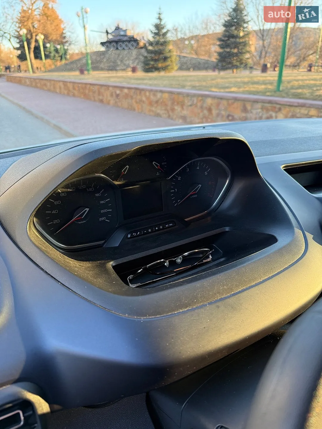 2019 Peugeot Rifter - мініатюра 31