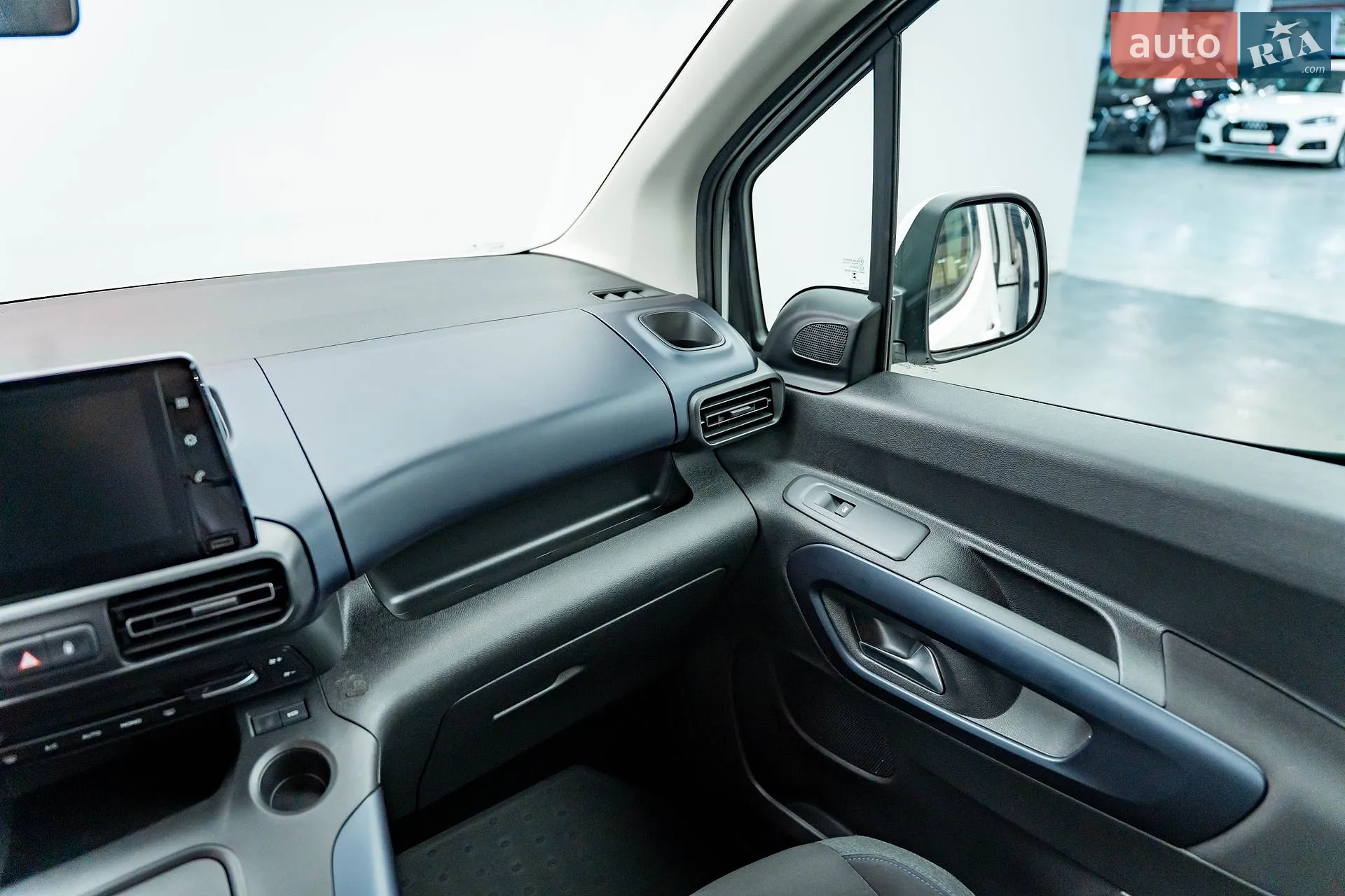 2021 Peugeot Rifter - мініатюра 10